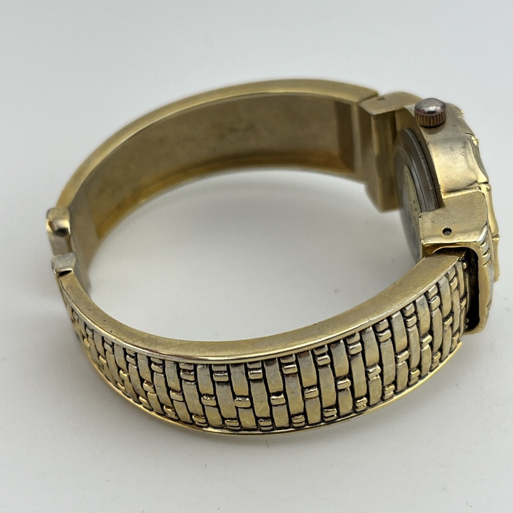 Geneva Watch Womens 28mm Gold Tone Textured Bangle Band Band- New Battery - Picture 5 of 8
